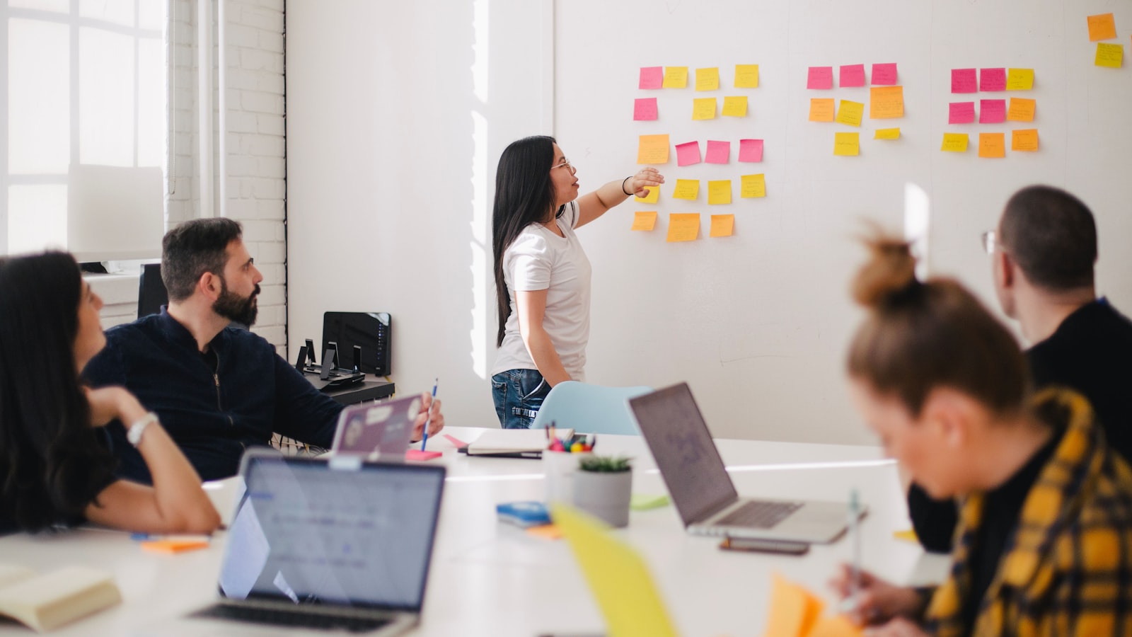 Jasa Repurpose Webinar ke Konten LinkedIn: Ide Freelance 2026 yang Mulai Dicari Tim B2B